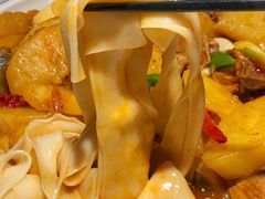 新疆大盘鸡-谷丽麦馕新疆菜·清真(步步高梅溪新天地店)