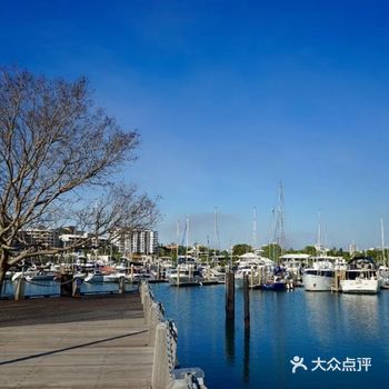 澳大利亚北领地的达尔文港沿岸有着众多咖啡厅、餐馆、酒