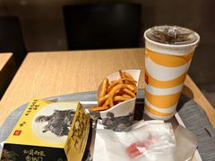 -麦当劳(中山公园龙之梦店)