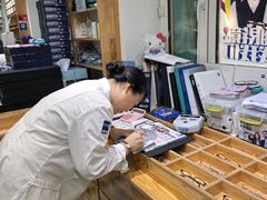 -豪门视光·星趣控·蔡司依视路眼镜代理商(中央大街店)