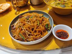 炒牛河-百年恒益烧腊海鲜酒家·非遗传承(广州黄埔店)