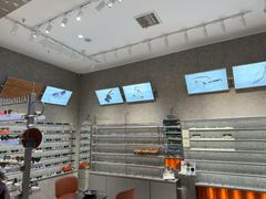 -MUJOSH木九十眼镜(月星环球港B1店)