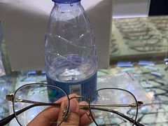 -上海网星眼镜批发·蔡司依视路官方授权(三叶眼镜城店)