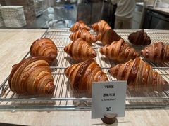 -VERIE BAKEHOUSE