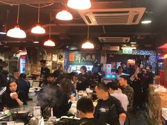 大堂-鲜入围煮花胶鸡海鲜火锅