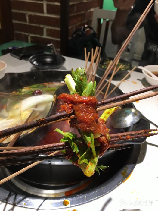 钢管厂五区小郡肝串串香(太古里店)芹菜牛肉图片