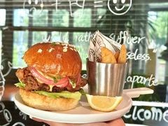 -三勾JJJ Burger&Coffee(梅溪湖店)