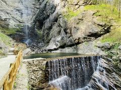 -燕子河大峡谷天坑仙境