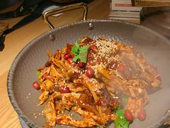 手撕扁担鸡-吃饭皇帝大(解放西路店)
