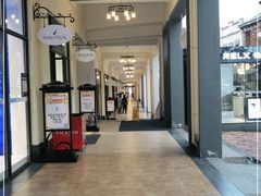 -王府井奥莱临潼小镇(临潼店)