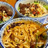 安东街新面馆！这牛肉块够大！！