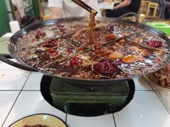 九宫格锅底-石灰市老火锅(北滨路店)