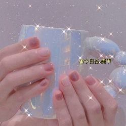 -花岐款式专研健康美甲沙龙