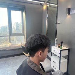 -藤野造型烫发染发