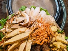 -菌海森林·非遗野生菌火锅(西山区滇池路摩根道店)