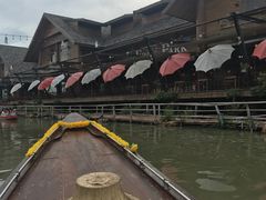 -席娜卡琳火车铁道夜市