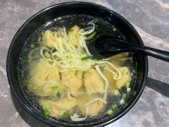 -莱莱小笼·乔艾