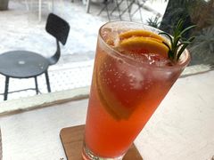 -彳亍咖啡·这里(水湾路店)