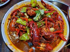 -虾弄弄海派小龙虾·牛羊蝎子火锅