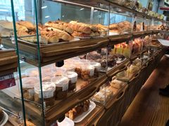 面包甜点陈列柜-新侨三宝乐面包店(崇文门店)