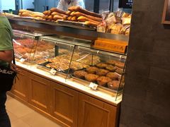 面包甜点陈列柜-巴黎贝甜(宜山路店)