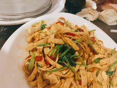 腊味炒豆丝-董厨煨汤馆(车站路店)