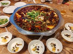 -乡土特色.冷锅鱼.牦牛肉汤锅