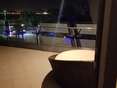 -上海滴水湖皇冠假日酒店