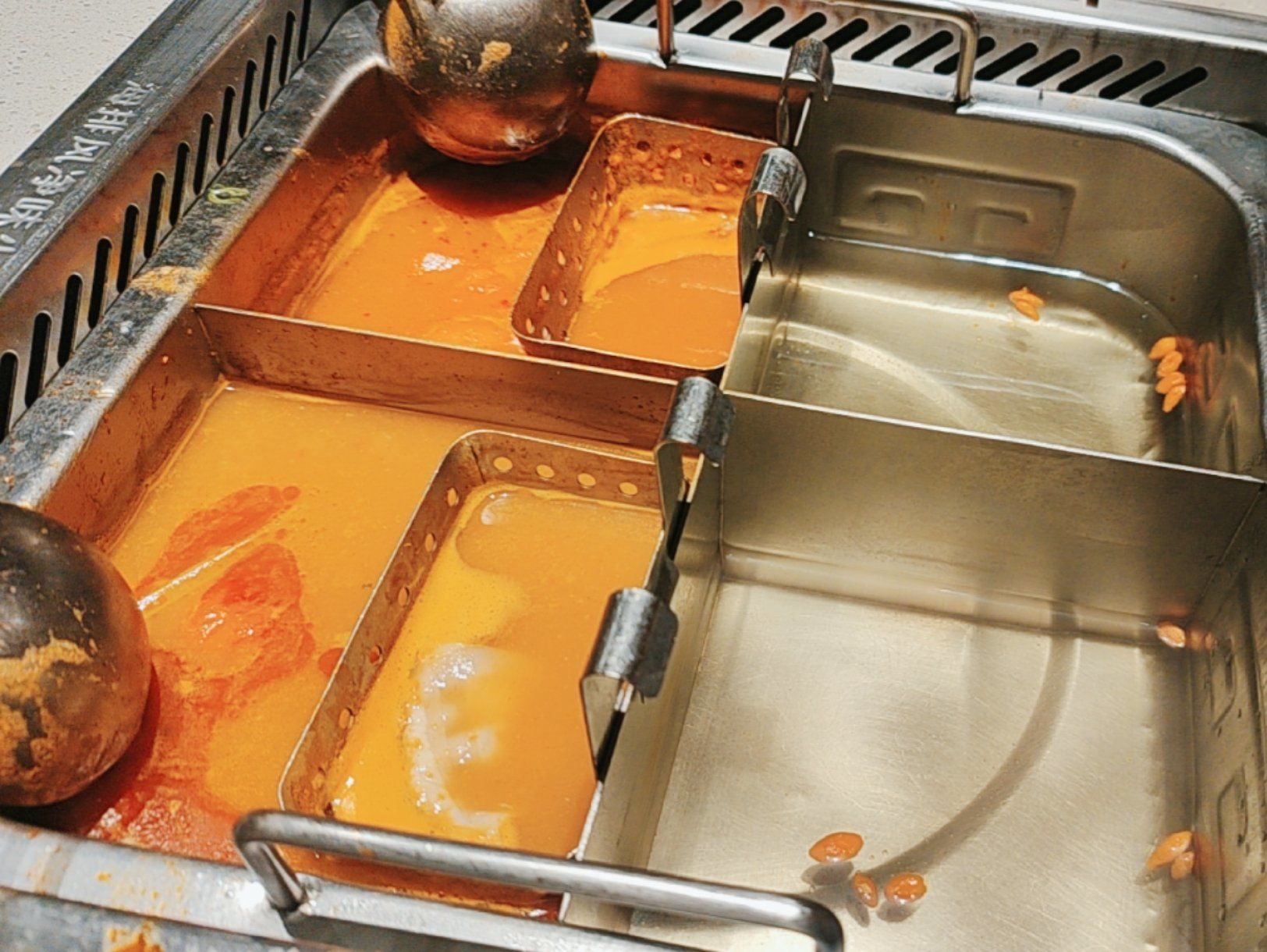 一个月没吃海底捞就回来吃酸汤果果还是一样