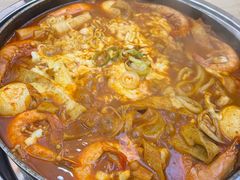 -三清洞摩西韩式年糕火锅(威高广场店)