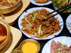 -何妹湿辣牛肉·粤式烧烤砂煲(桂雅路店)