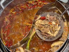 -来龍儿鲜切牛肉自助老火锅