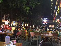 -龙巢盱眙龙虾·牛蛙·烧烤宵夜(八卦岭店)