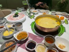 -洪氏嗨捞·广东猪肚鸡·椰子鸡火锅(西咸万象城店)