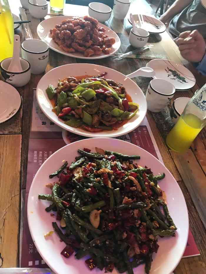 祁州小厨(安国店)-"内含有丰富的钙质及胶原蛋白,多吃能软化血.