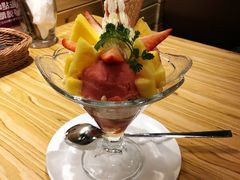 草莓菠萝巴菲-Ufufu cafe(天神巷店)