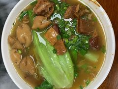 大碗猪肠拼牛腩细面-珍珍小食店(西华路店)