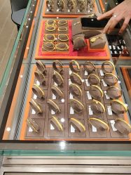 -周生生Chow Sang Sang(恒隆广场店)