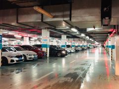 -奥特莱斯停车场