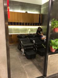 -时尚殿堂明星门店