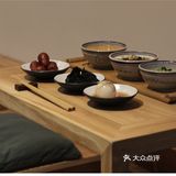 一个管家负责几间房，管家也在里面住