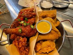 炸鸡一半一半-富乐满韩国正宗炸鸡韩国料理(虹泉路店)