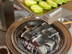 -围炉肉舍•炭烤活鳗•丹东海鲜烤肉(步行街店)