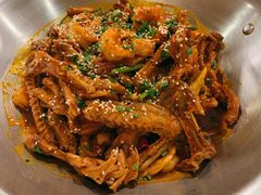 鸭爪鸭翅配虾大锅-张大师鸭爪爪特色干锅(南湖店)