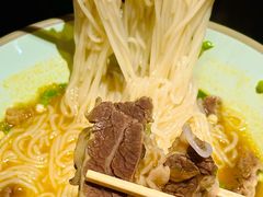 -八月美食小馆(银泰城总店)