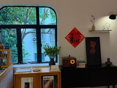 -彳亍咖啡·这里(水湾路店)