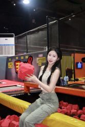 -飞吧潮玩运动蹦床游乐场