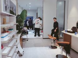 大厅-3AM HAIR SALON烫发染发接发