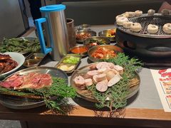-草家酱蟹炭火烤肉店(珲春南路一店)