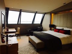 -上海滴水湖皇冠假日酒店